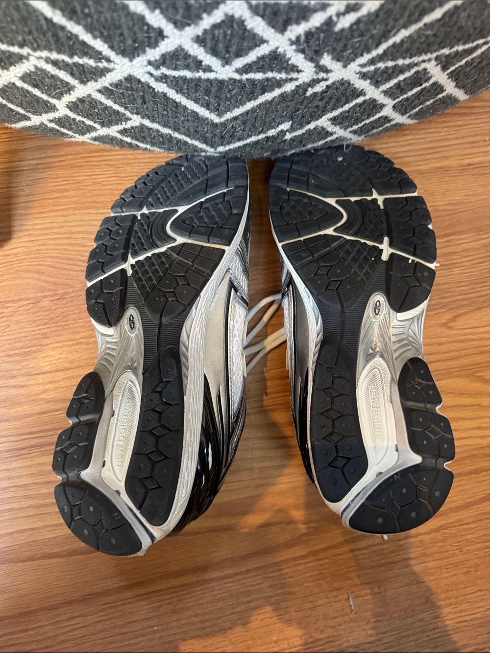 New Balance Men’s Silver and White Mesh Lace-Up Sneakers - Picture 4 of 4
